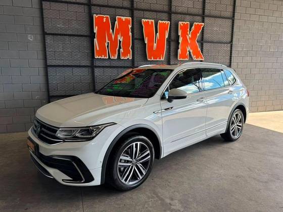 VOLKSWAGEN TIGUAN 2.0 300 TSI GASOLINA ALLSPACE R-LINE AUTOMÁTICO VOLKSWAGEN TIGUAN 2.0 300 TSI GASOLINA ALLSPACE R-LINE AUTOMÁTICO